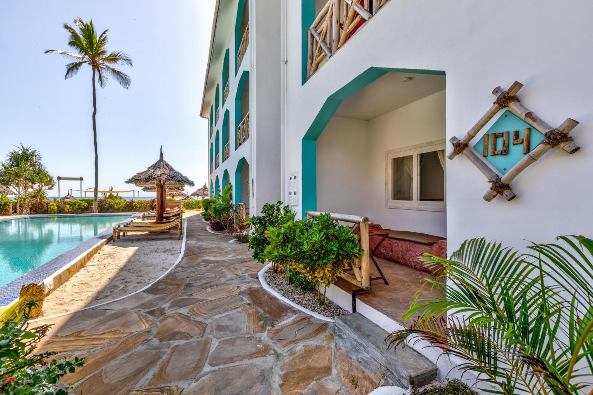 Ahg Sun Bay Mlilile Beach Hotel 马特姆维 外观 照片