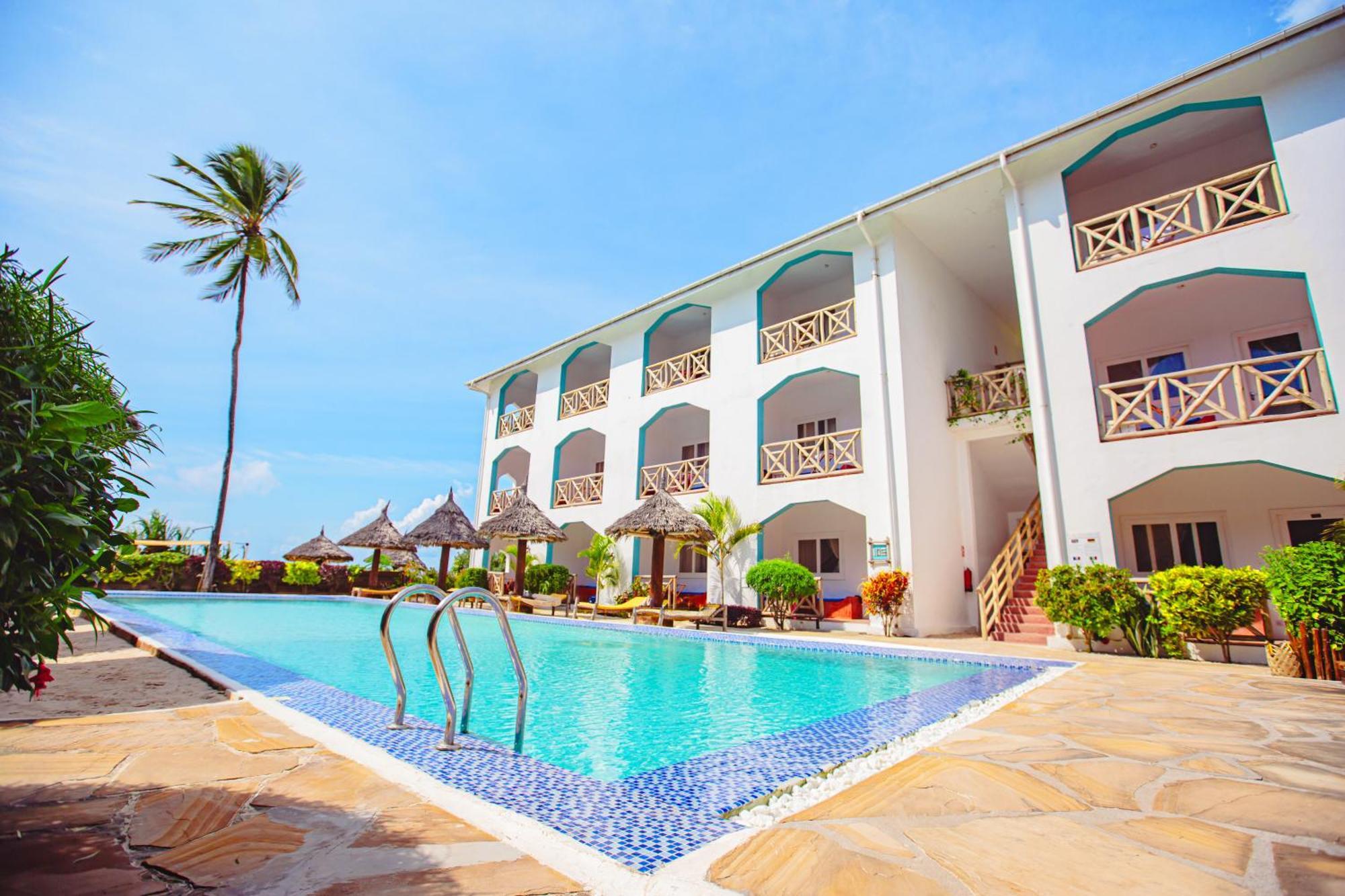 Ahg Sun Bay Mlilile Beach Hotel 马特姆维 外观 照片