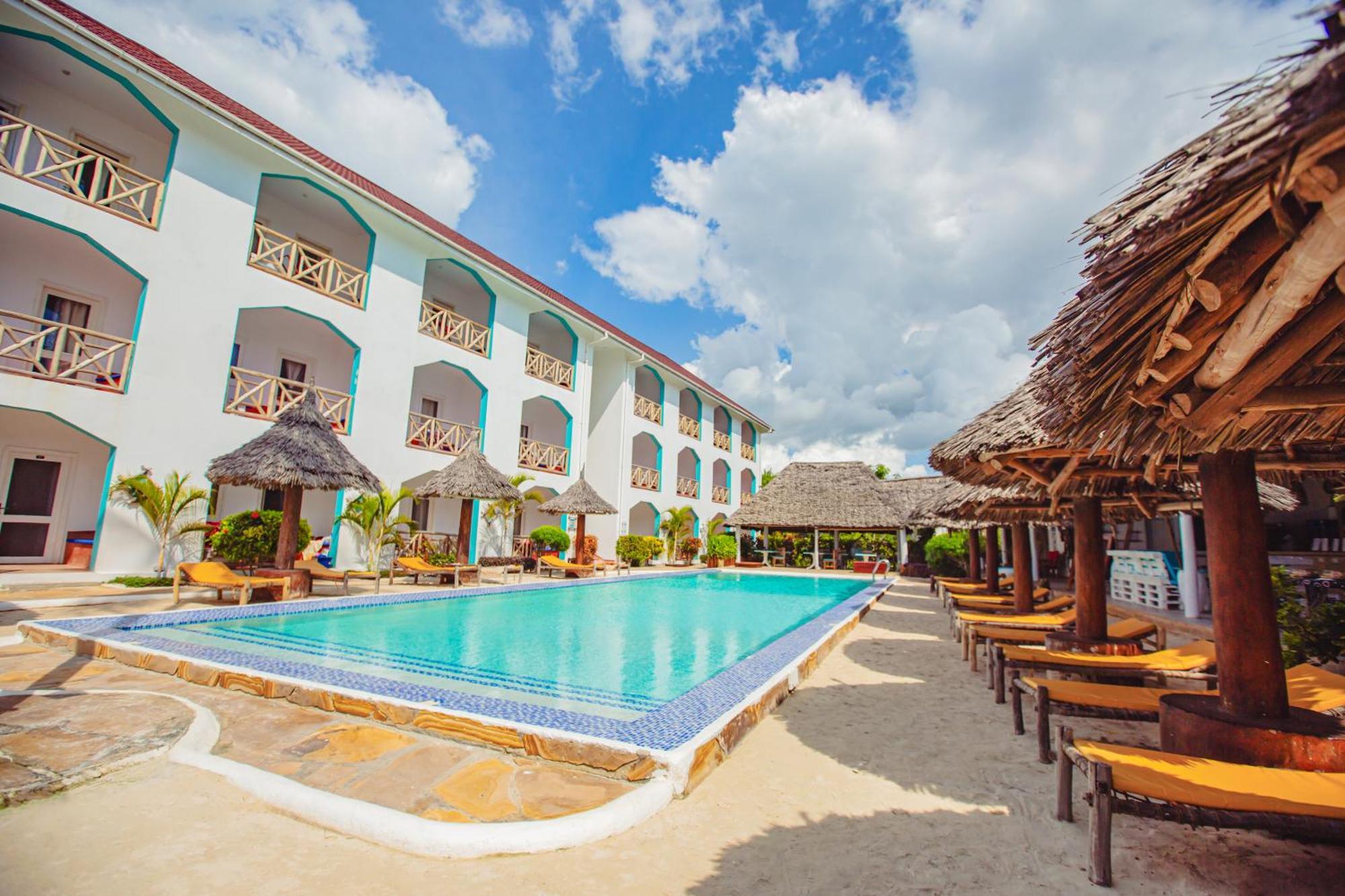 Ahg Sun Bay Mlilile Beach Hotel 马特姆维 外观 照片