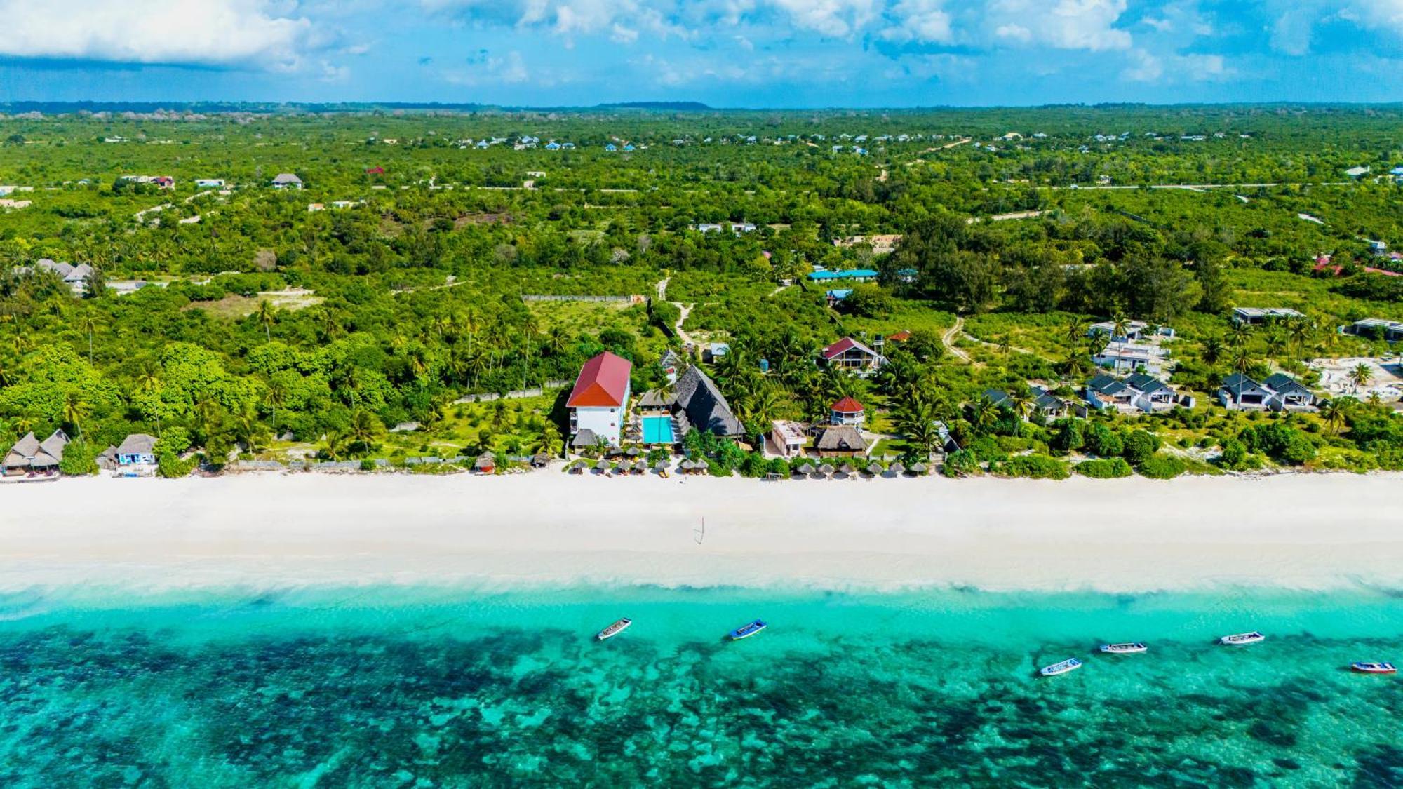 Ahg Sun Bay Mlilile Beach Hotel 马特姆维 外观 照片
