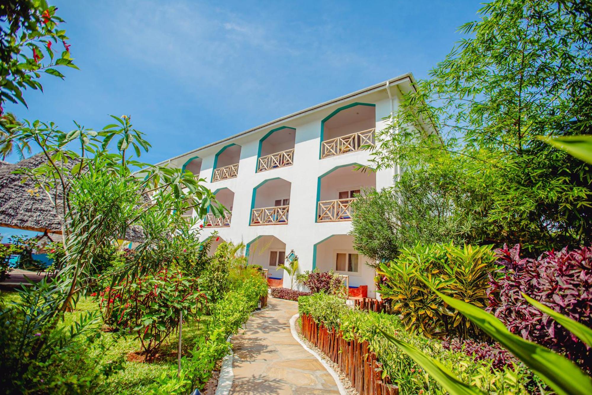 Ahg Sun Bay Mlilile Beach Hotel 马特姆维 外观 照片